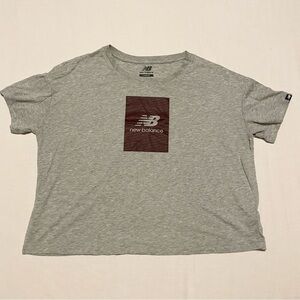 New Balance Womens Cropped T-Shirt Size Large Shirt